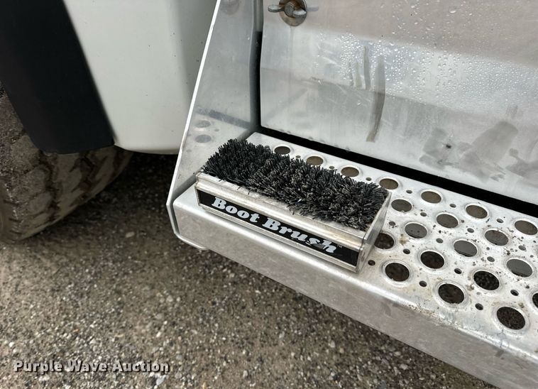 image for item DV1878 2021 Kenworth T880 semi truck