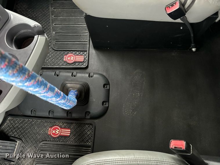 image for item DV1878 2021 Kenworth T880 semi truck