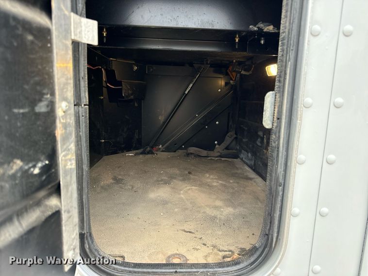 image for item DV1878 2021 Kenworth T880 semi truck