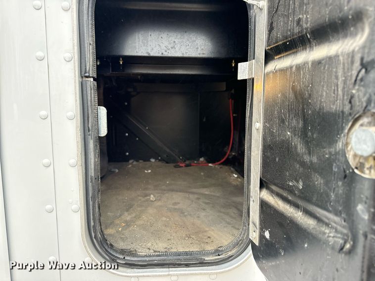 image for item DV1878 2021 Kenworth T880 semi truck