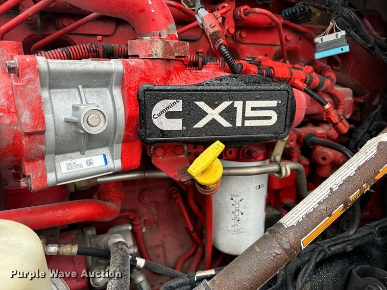 image for item DV1878 2021 Kenworth T880 semi truck