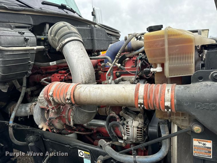 image for item DV1878 2021 Kenworth T880 semi truck