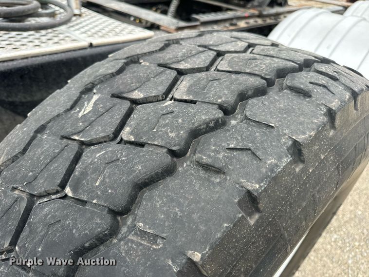 image for item DV1878 2021 Kenworth T880 semi truck