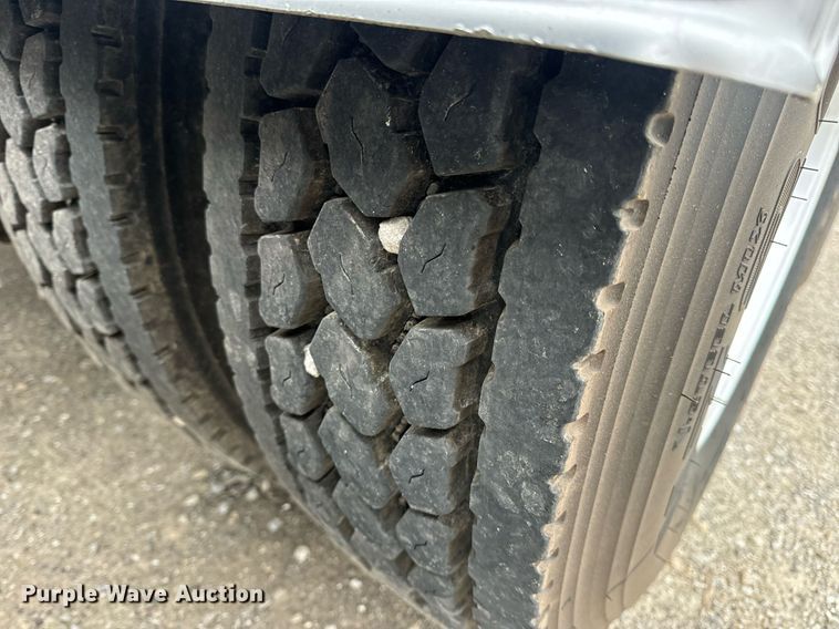 image for item DV1878 2021 Kenworth T880 semi truck