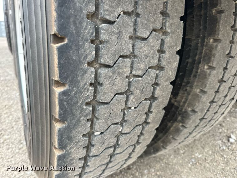 image for item DV1878 2021 Kenworth T880 semi truck