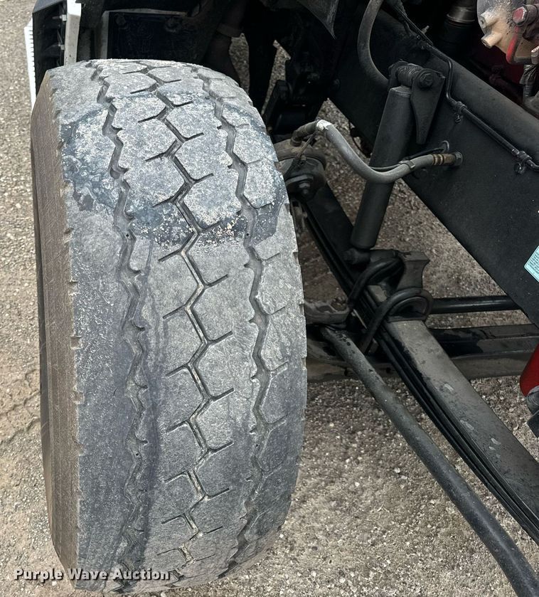 image for item DV1878 2021 Kenworth T880 semi truck