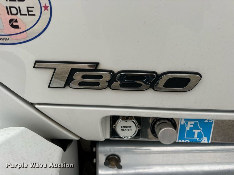 image for item DV1878 2021 Kenworth T880 semi truck