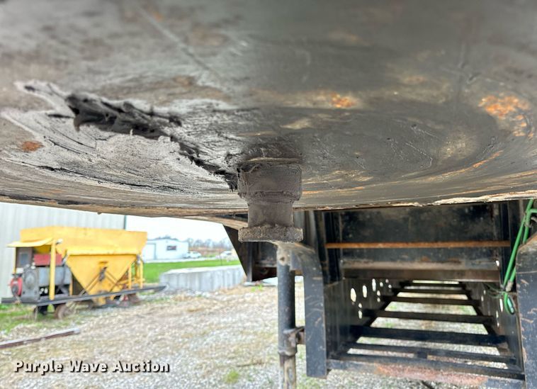 image for item DV1879 1989 Transcraft drop deck equipment trailer