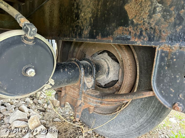 image for item DV1879 1989 Transcraft drop deck equipment trailer