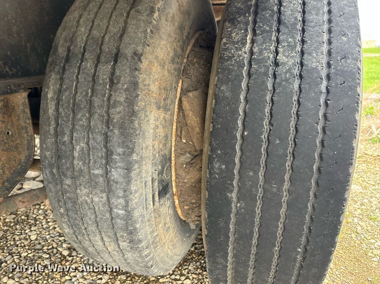 image for item DV1879 1989 Transcraft drop deck equipment trailer