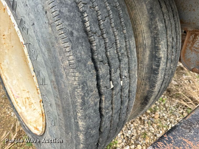 image for item DV1879 1989 Transcraft drop deck equipment trailer