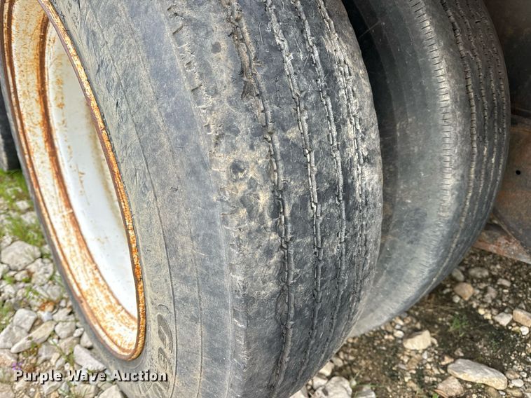 image for item DV1879 1989 Transcraft drop deck equipment trailer