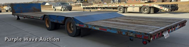 image for item DW3223 2005 Aztec Trailers Inc. drop deck trailer