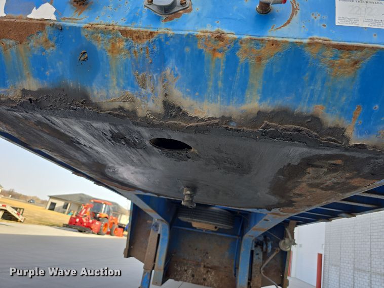 image for item DW3223 2005 Aztec Trailers Inc. drop deck trailer