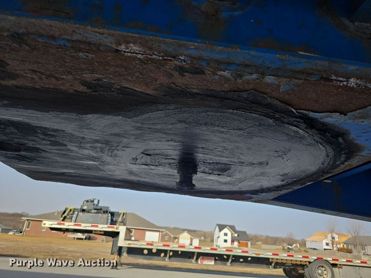 image for item DW3223 2005 Aztec Trailers Inc. drop deck trailer