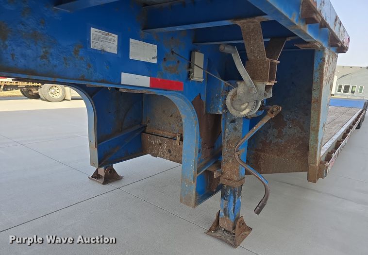 image for item DW3223 2005 Aztec Trailers Inc. drop deck trailer