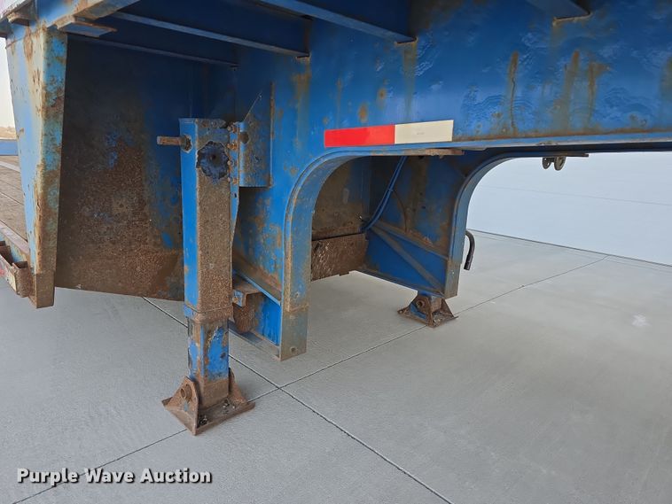 image for item DW3223 2005 Aztec Trailers Inc. drop deck trailer