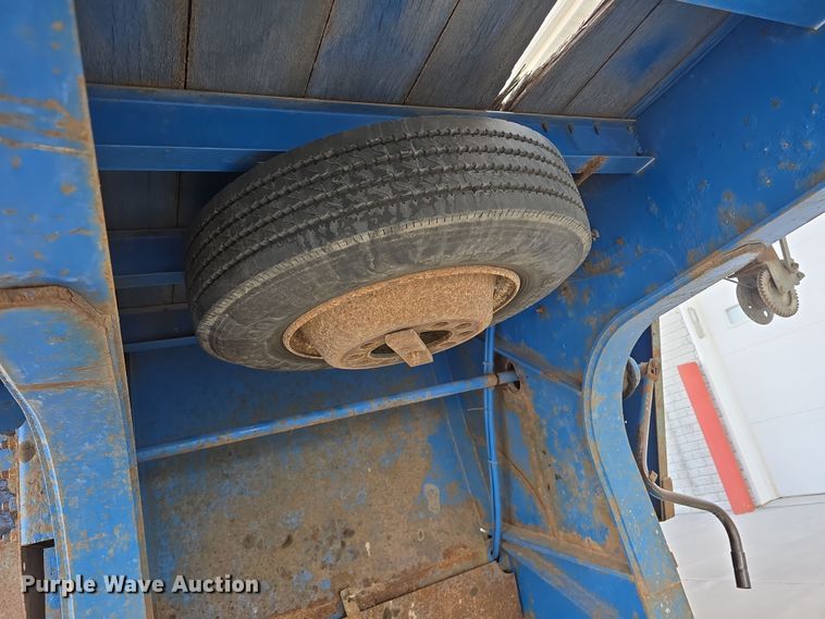 image for item DW3223 2005 Aztec Trailers Inc. drop deck trailer