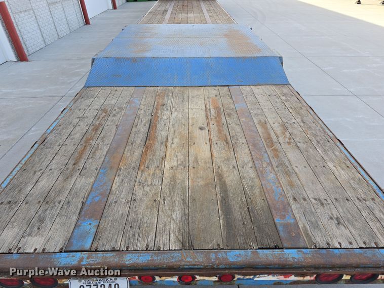 image for item DW3223 2005 Aztec Trailers Inc. drop deck trailer