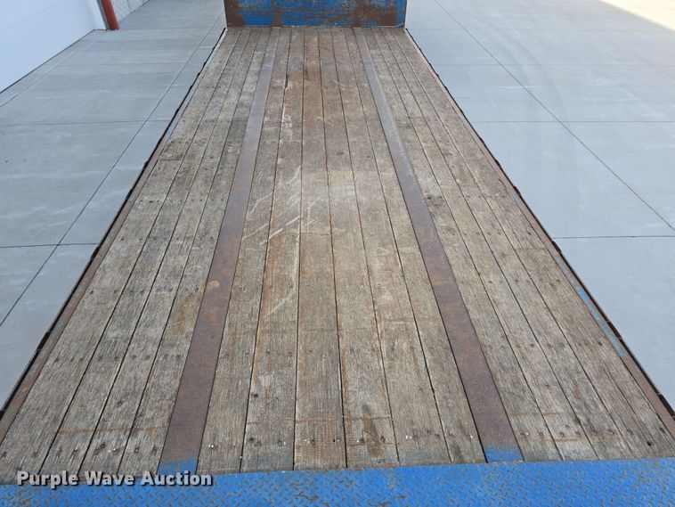 image for item DW3223 2005 Aztec Trailers Inc. drop deck trailer