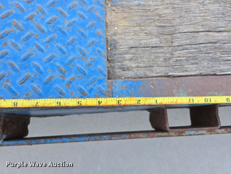 image for item DW3223 2005 Aztec Trailers Inc. drop deck trailer