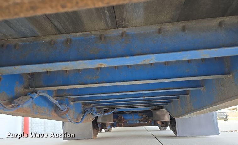 image for item DW3223 2005 Aztec Trailers Inc. drop deck trailer