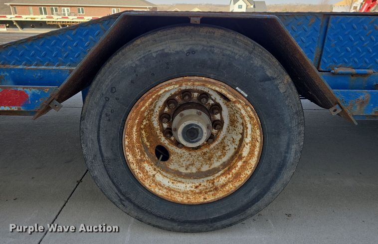 image for item DW3223 2005 Aztec Trailers Inc. drop deck trailer