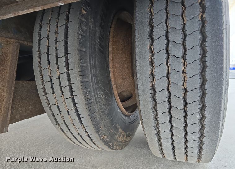 image for item DW3223 2005 Aztec Trailers Inc. drop deck trailer