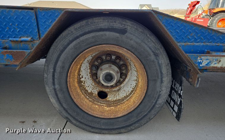 image for item DW3223 2005 Aztec Trailers Inc. drop deck trailer