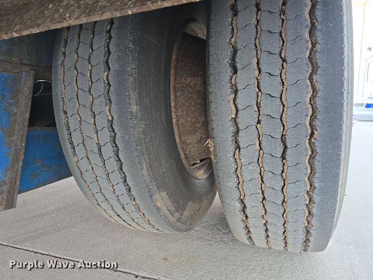 image for item DW3223 2005 Aztec Trailers Inc. drop deck trailer