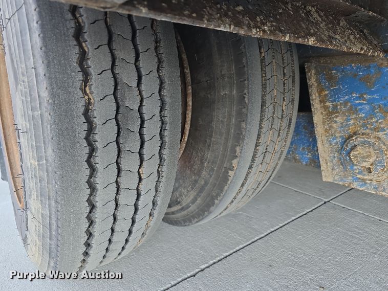 image for item DW3223 2005 Aztec Trailers Inc. drop deck trailer