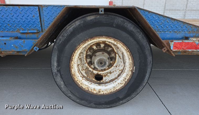 image for item DW3223 2005 Aztec Trailers Inc. drop deck trailer