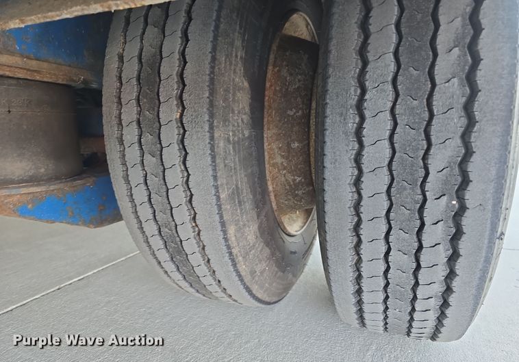 image for item DW3223 2005 Aztec Trailers Inc. drop deck trailer