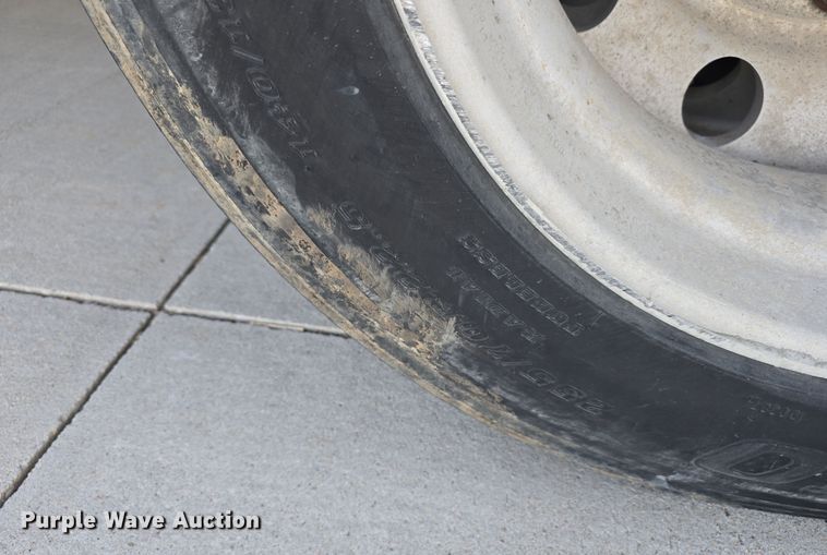 image for item DW3225 2013 Wilson RoadBrute CD-1080  drop deck trailer