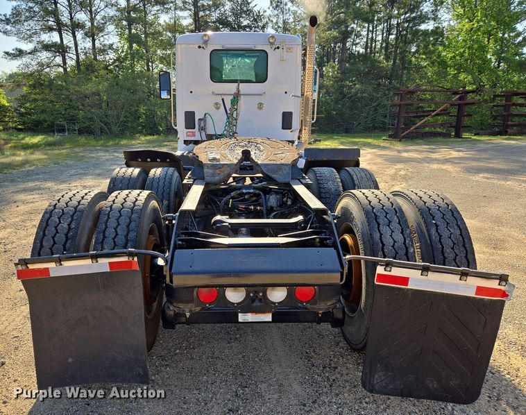 image for item DW8698 2018 Kenworth T880 semi-truck