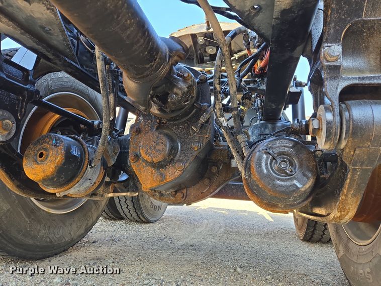 image for item DW8698 2018 Kenworth T880 semi-truck