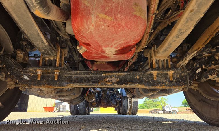 image for item DW8698 2018 Kenworth T880 semi-truck