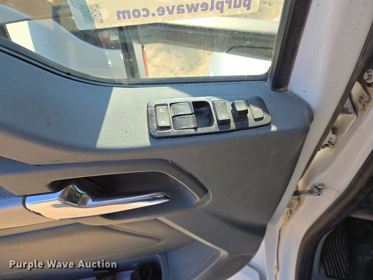 image for item DW8698 2018 Kenworth T880 semi-truck