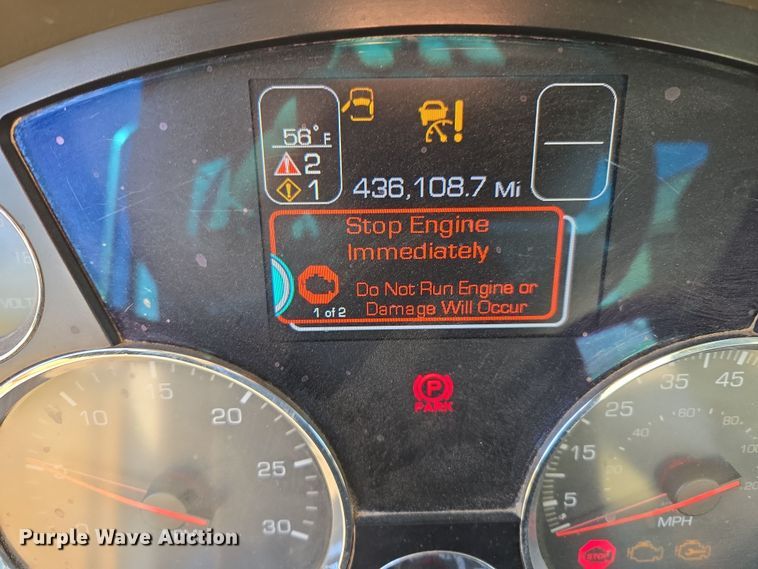 image for item DW8698 2018 Kenworth T880 semi-truck