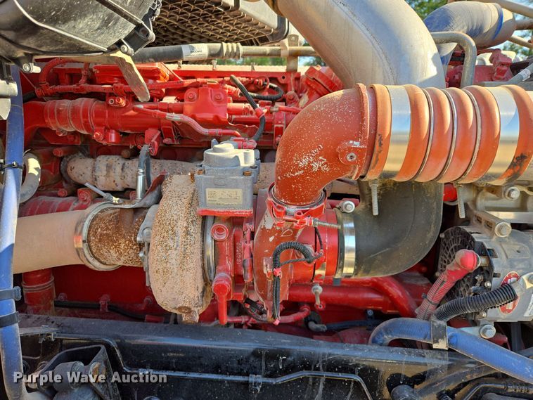 image for item DW8698 2018 Kenworth T880 semi-truck