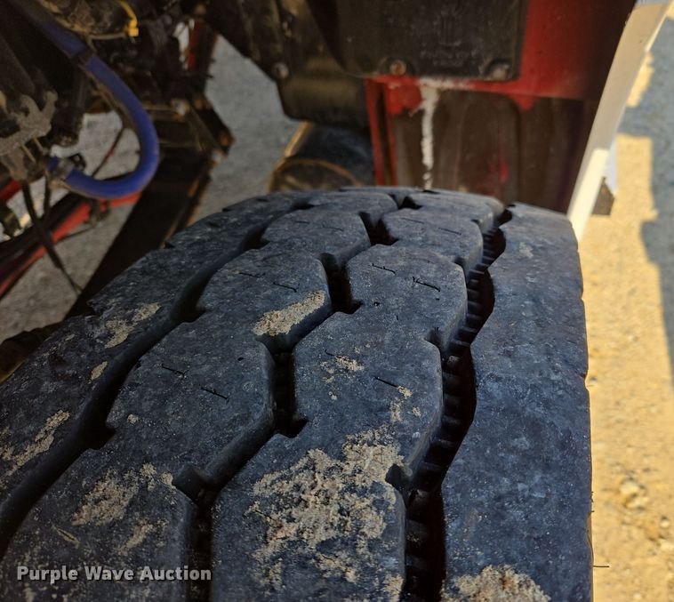 image for item DW8698 2018 Kenworth T880 semi-truck