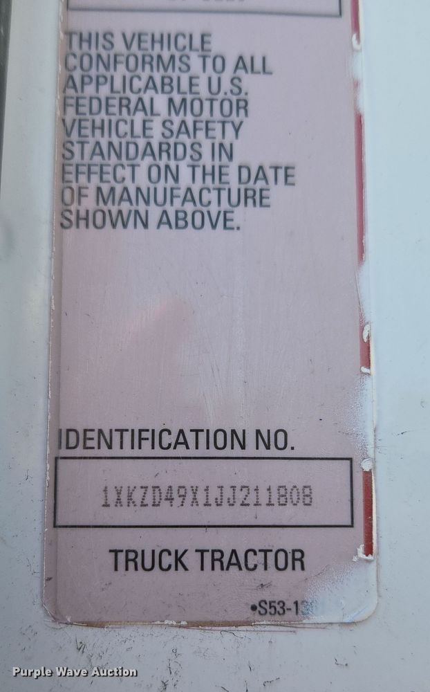 image for item DW8698 2018 Kenworth T880 semi-truck