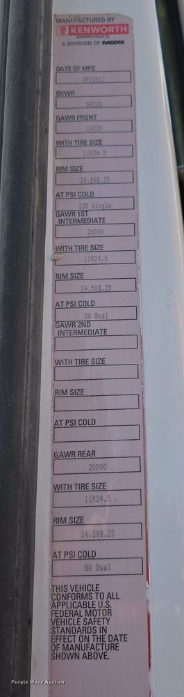 image for item DW8698 2018 Kenworth T880 semi-truck