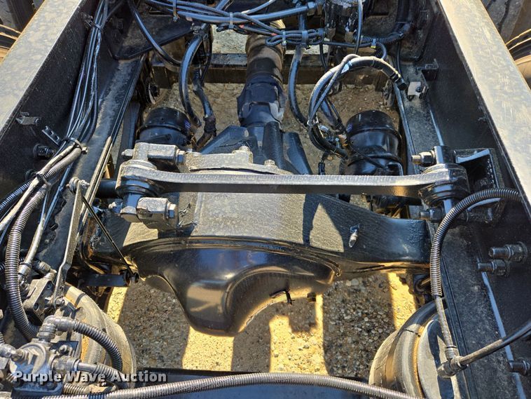 image for item DW8699 2020 Kenworth T880 semi truck