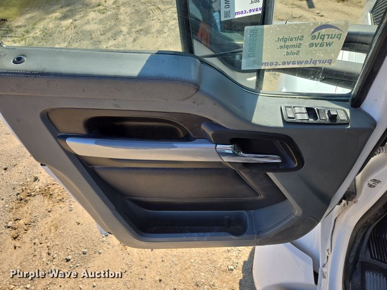 image for item DW8699 2020 Kenworth T880 semi truck