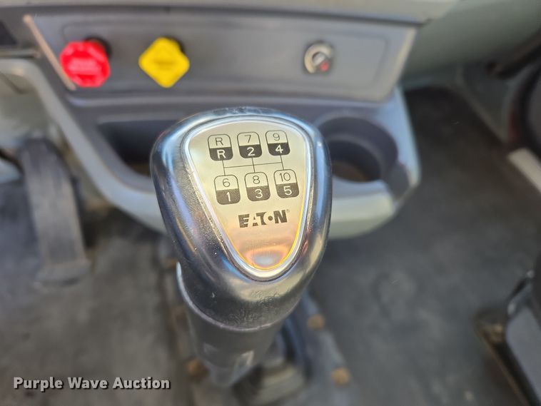 image for item DW8699 2020 Kenworth T880 semi truck