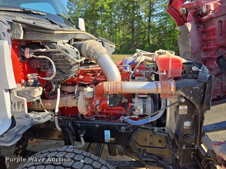 image for item DW8699 2020 Kenworth T880 semi truck