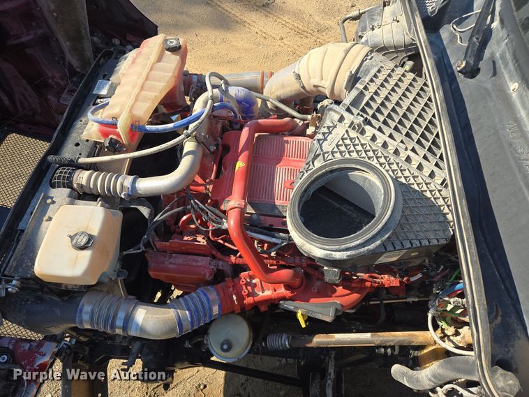 image for item DW8699 2020 Kenworth T880 semi truck