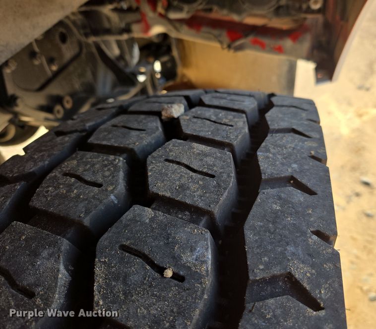 image for item DW8699 2020 Kenworth T880 semi truck