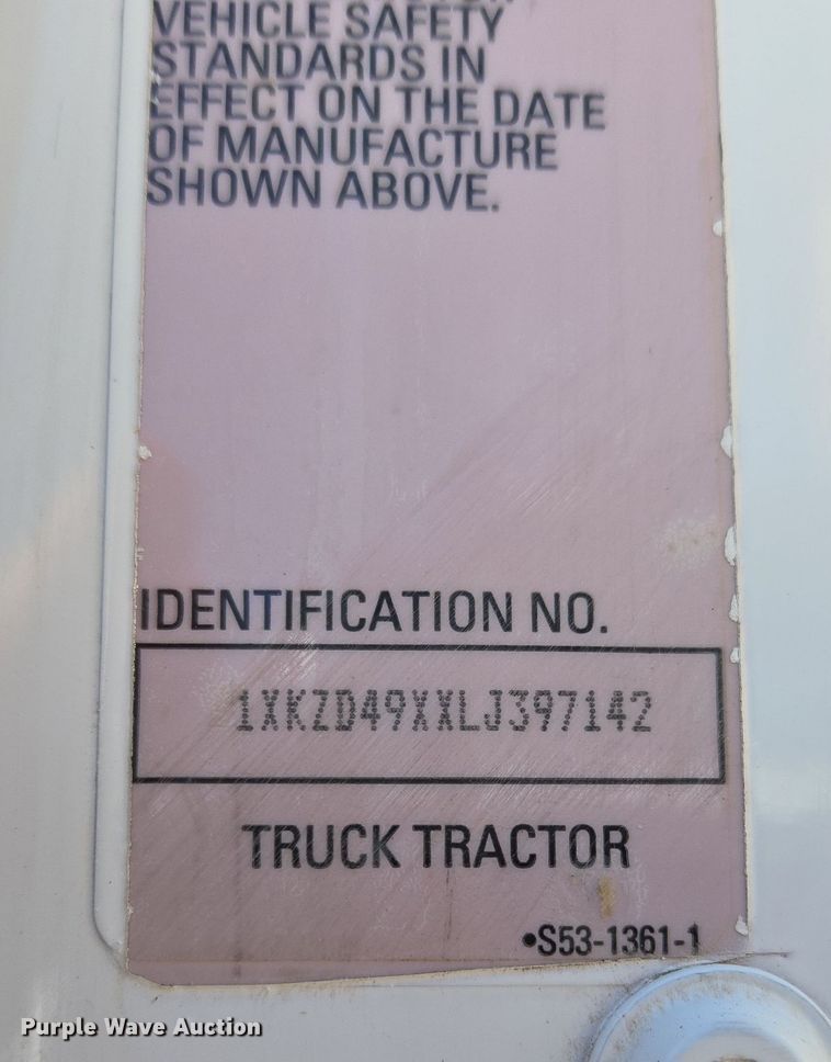 image for item DW8699 2020 Kenworth T880 semi truck